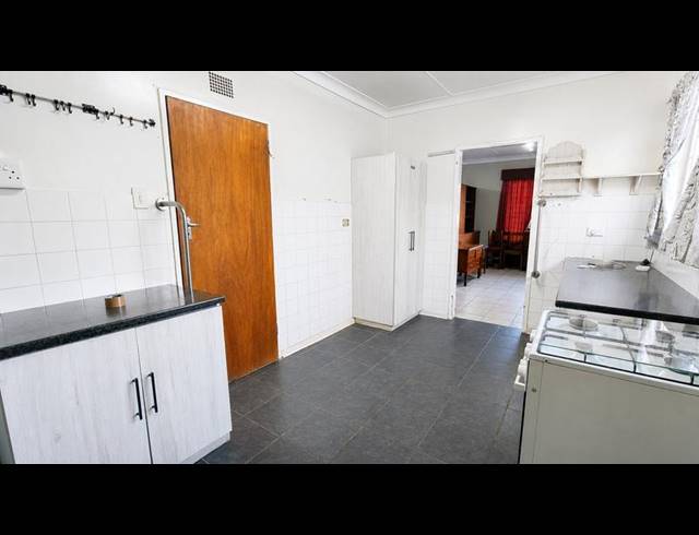 4 BEDROOM HOUSE FOR SALE IN FICHARDT PARK